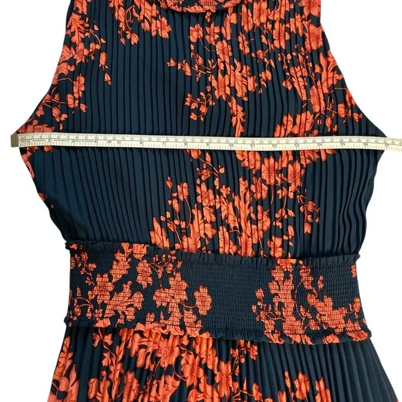 NWT Nanette Lepore Pleated Dress - Picture 6 of 7